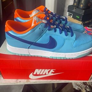 Nike Low-Top Sneakers in Light Blue, Purple & Orange